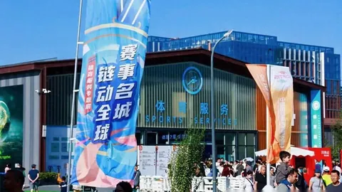 叶诗文再破200米蛙泳极限：全力拼搏，精彩呈现！